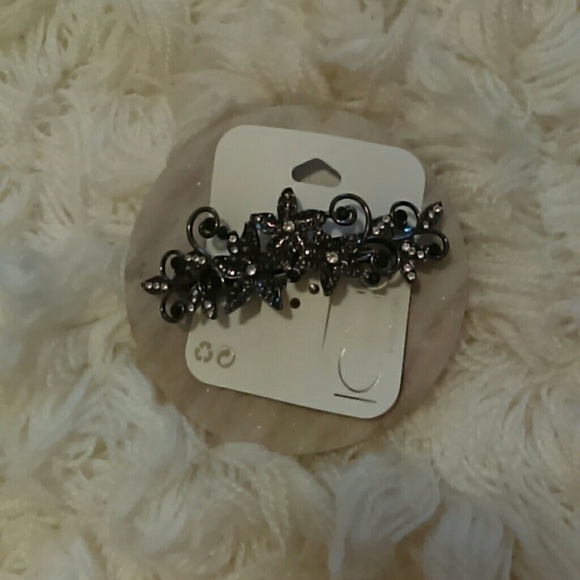🌿 NWT Icing black vine flower hair clip 🌿 - Picture 1 of 3